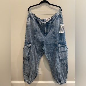 Future Collective Jeans Women trapped leg 
Plus Size 16W-18W Blue Denim Cargo